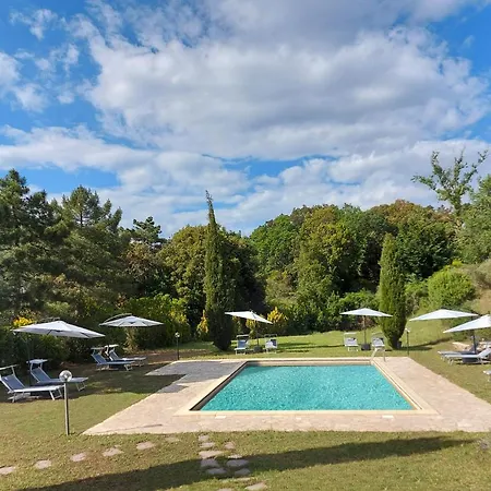 E Maneggio Poggio Leone Farm stay *