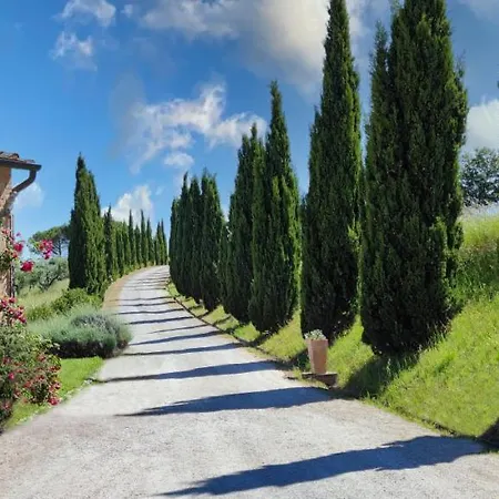 E Maneggio Poggio Leone Farm stay