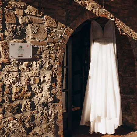 E Maneggio Poggio Leone Gambassi Terme
