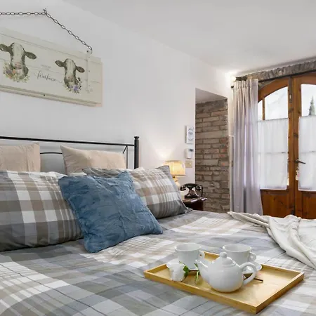 E Maneggio Poggio Leone Farm stay