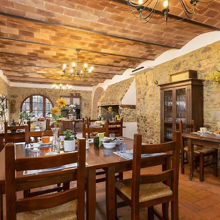 E Maneggio Poggio Leone Farm stay