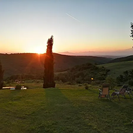 E Maneggio Poggio Leone مزرعة للإقامة