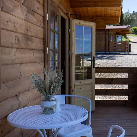 مزرعة للإقامة E Maneggio Poggio Leone