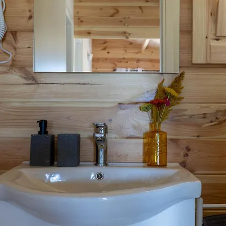 مزرعة للإقامة E Maneggio Poggio Leone *